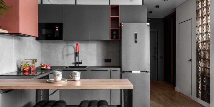 Üvegtéglákkal és textúrákkal komponált otthon