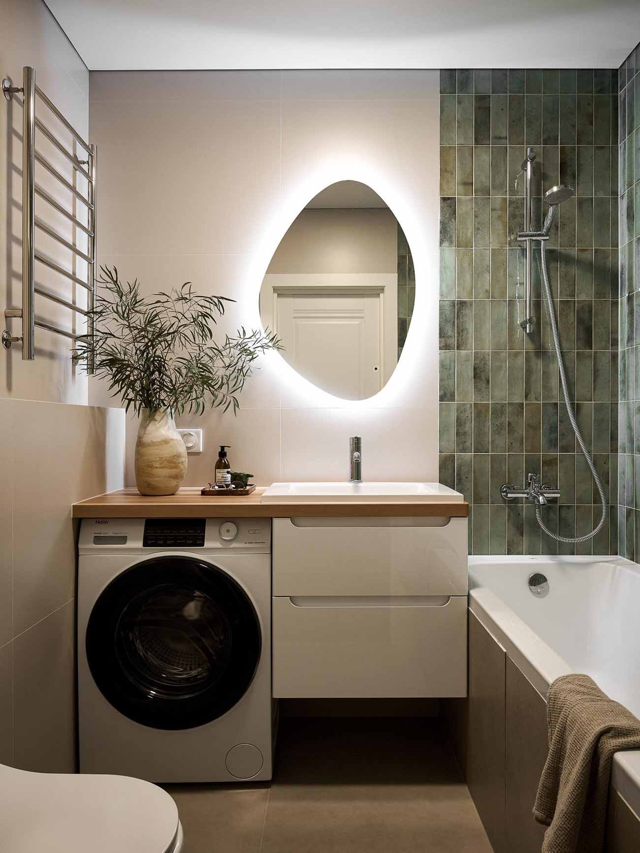 Meleg tónusok, japandi elemek: funkcionális kislakás 40 m2-en