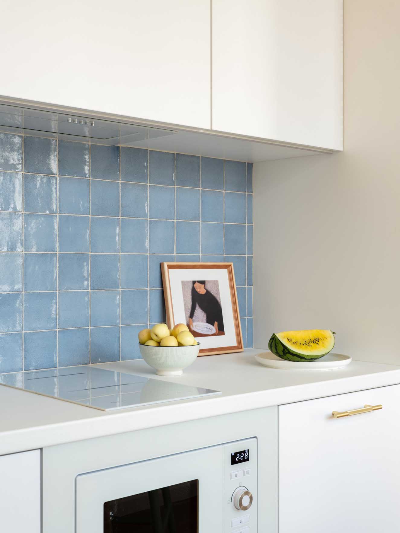 Pasztell színek, tudatos zónázás és olvasósarok az erkélyen Pasztell színek, tudatos zónázás és olvasósarok az erkélyen