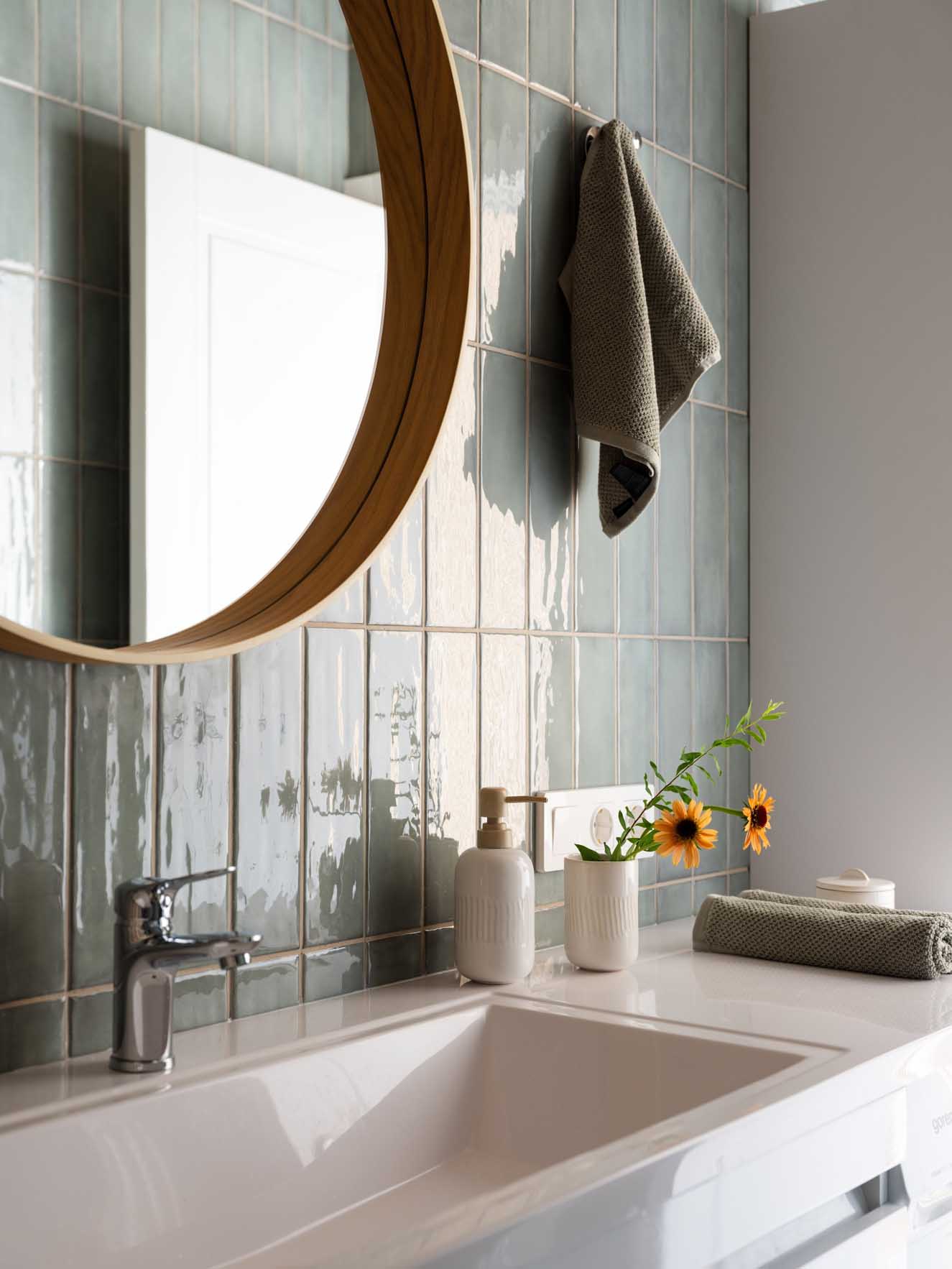 Pasztell színek, tudatos zónázás és olvasósarok az erkélyen Pasztell színek, tudatos zónázás és olvasósarok az erkélyen