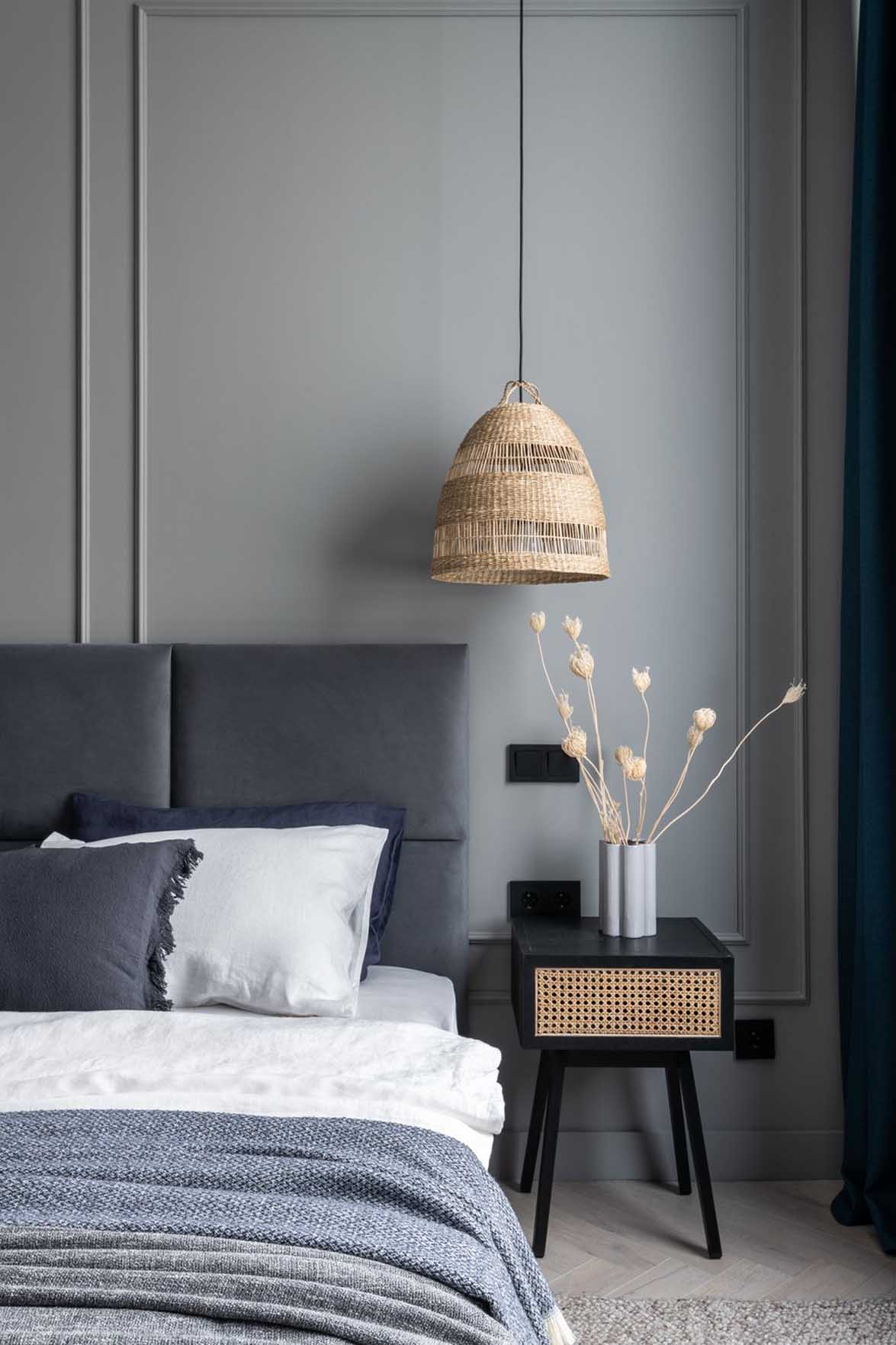 Szürke, kék és természetes textúrák harmóniája