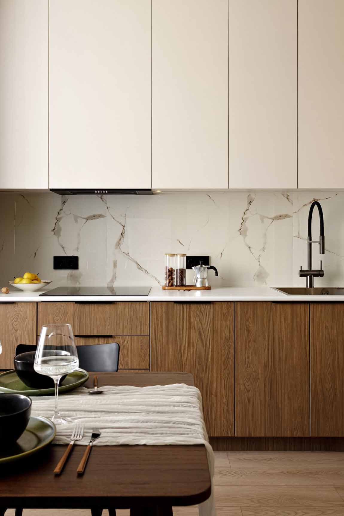 Természetes harmónia és modern világítás kétszobás lakásban Természetes harmónia és modern világítás kétszobás lakásban