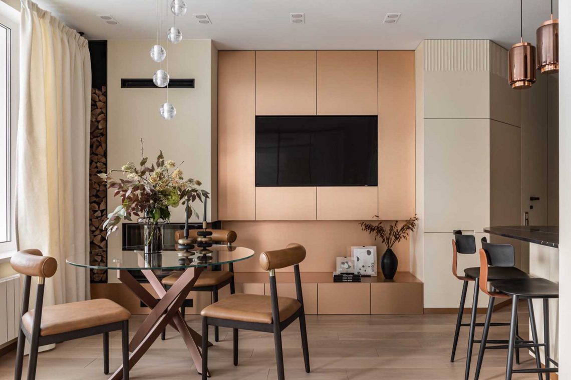 Tejes, bézs és világos földszínek fémes részletekkel 69 m2-en