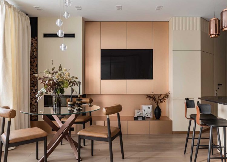 Tejes, bézs és világos földszínek fémes részletekkel 69 m2-en