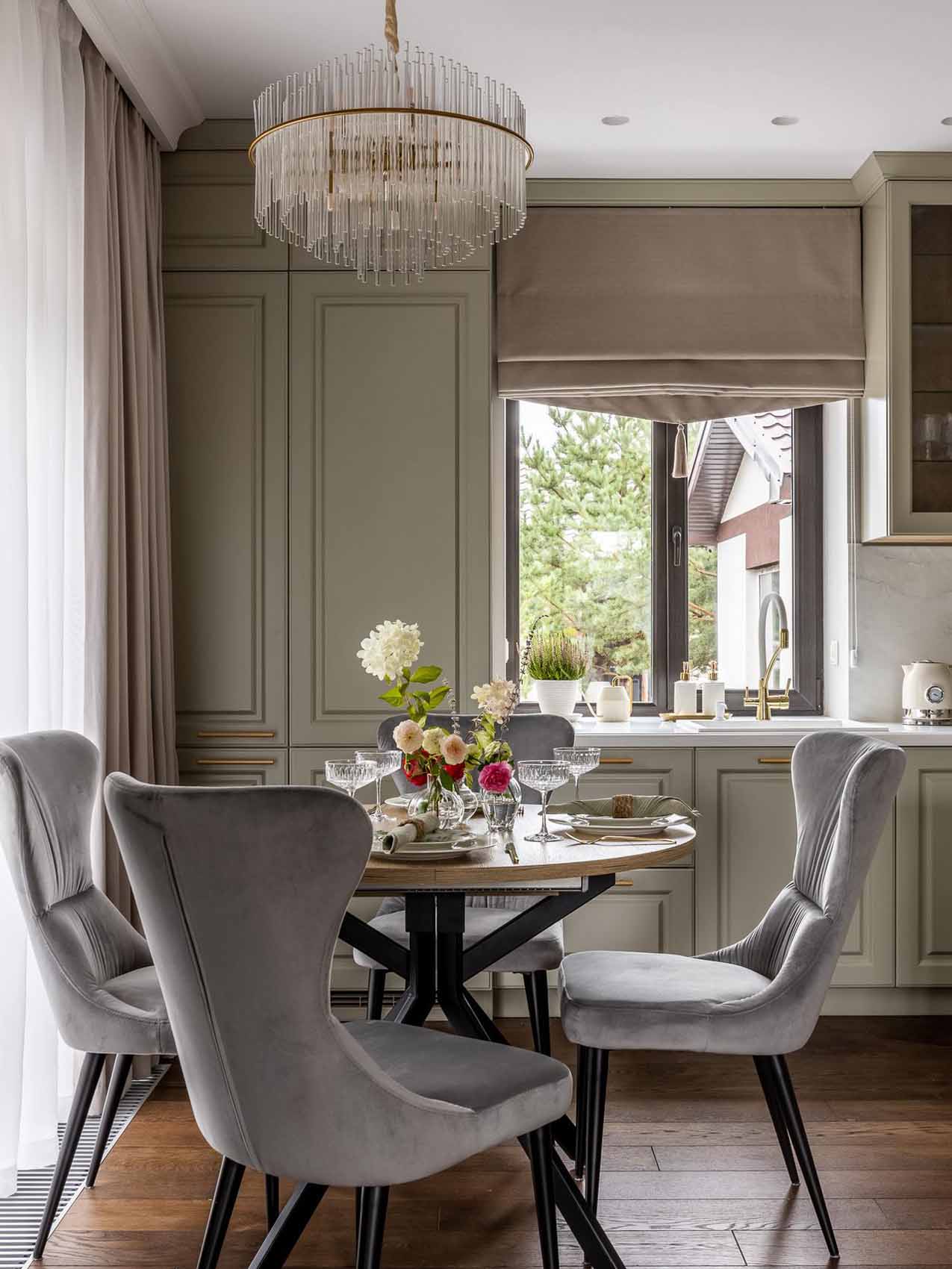 Ház angol és amerikai enteriőrök inspirálta berendezéssel Ház angol és amerikai enteriőrök inspirálta berendezéssel