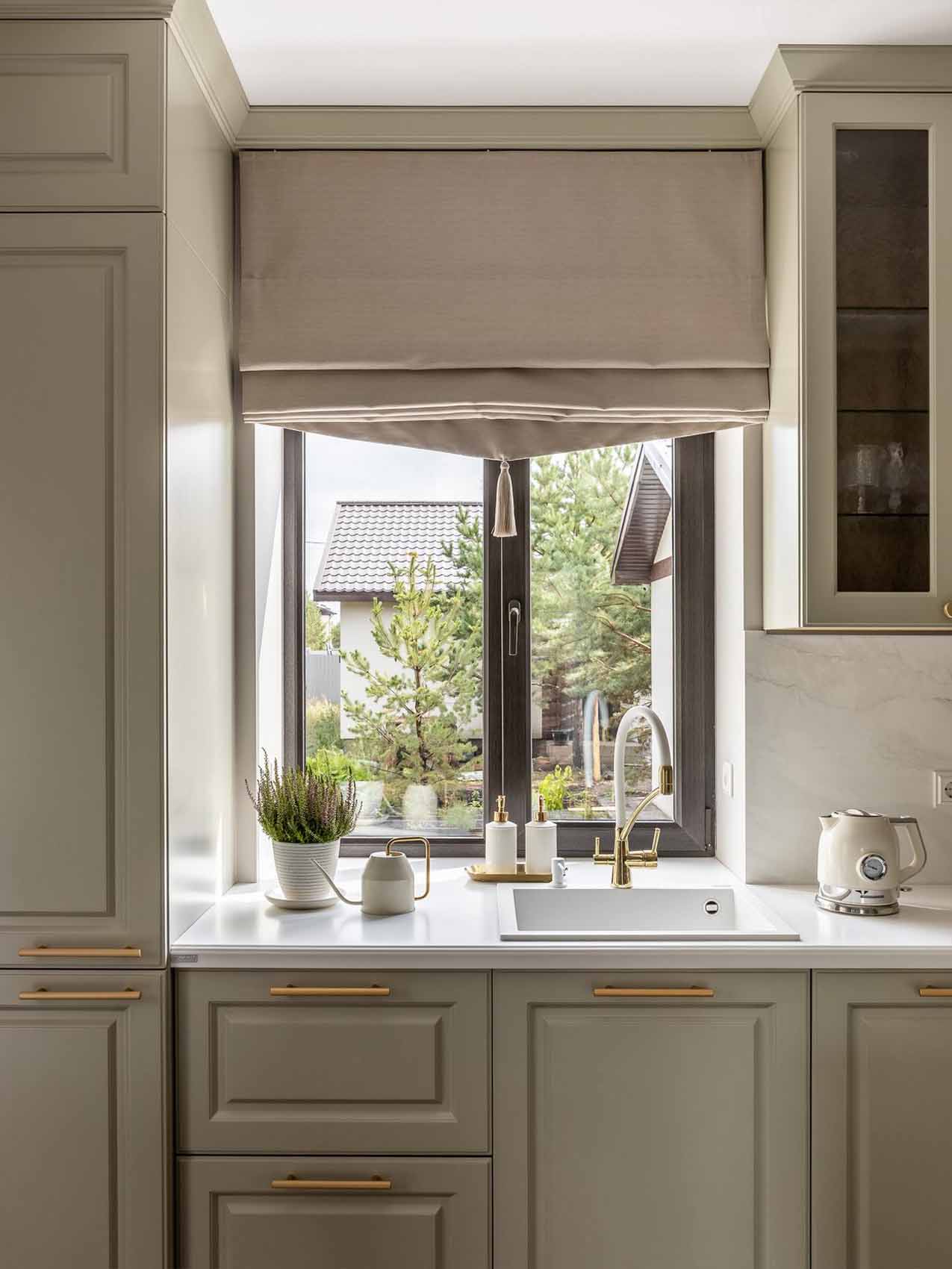 Ház angol és amerikai enteriőrök inspirálta berendezéssel Ház angol és amerikai enteriőrök inspirálta berendezéssel