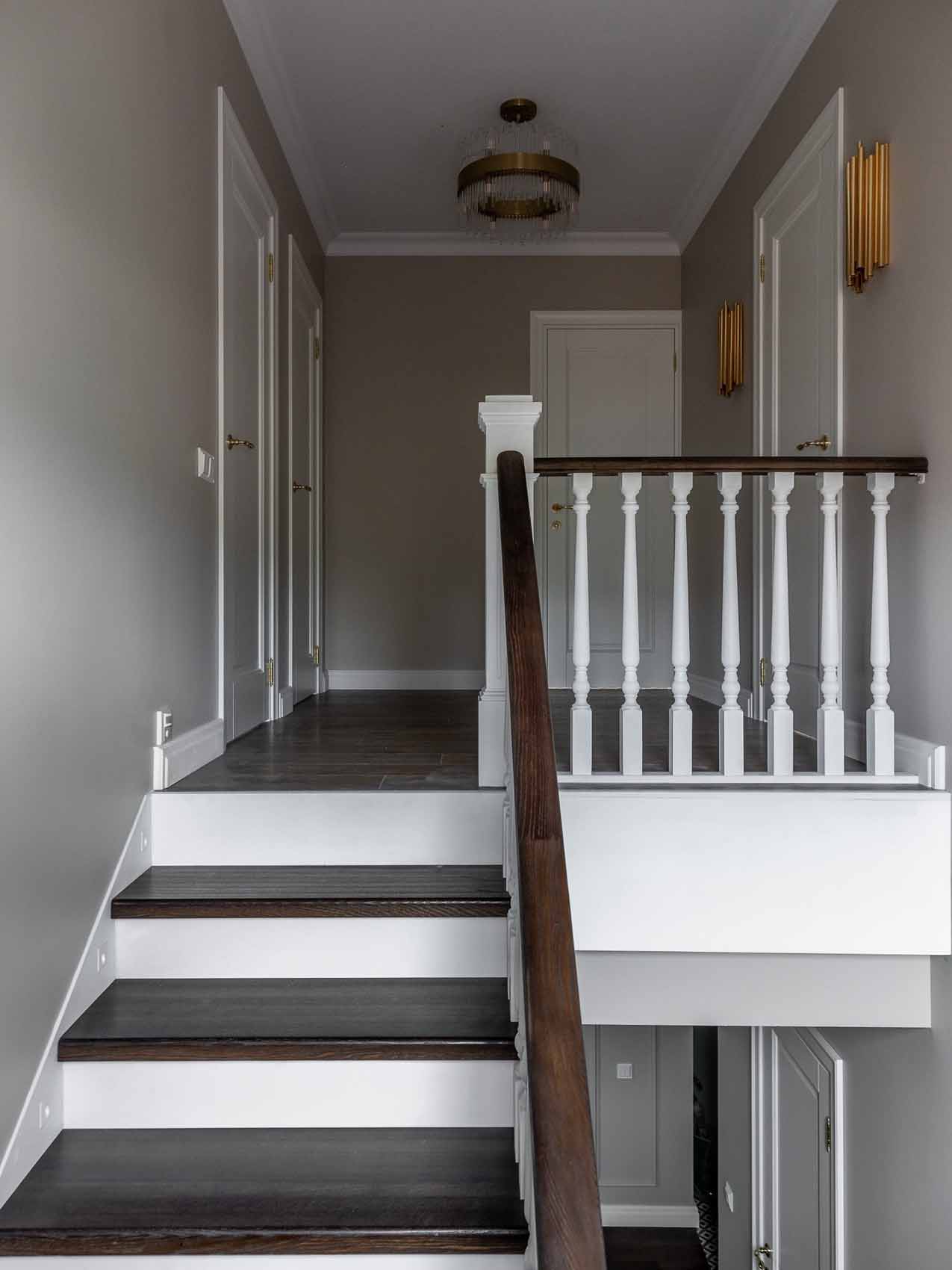 Ház angol és amerikai enteriőrök inspirálta berendezéssel Ház angol és amerikai enteriőrök inspirálta berendezéssel