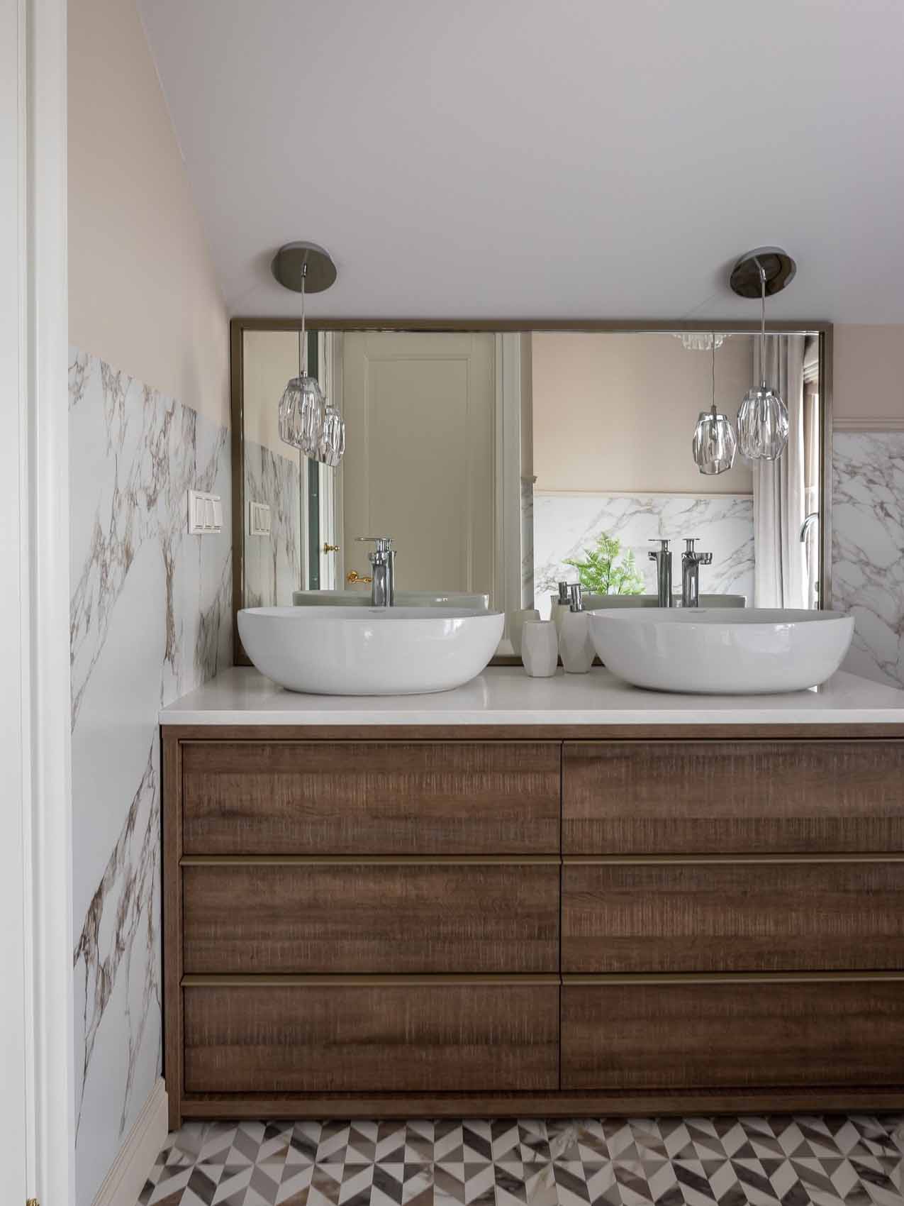 Ház angol és amerikai enteriőrök inspirálta berendezéssel Ház angol és amerikai enteriőrök inspirálta berendezéssel