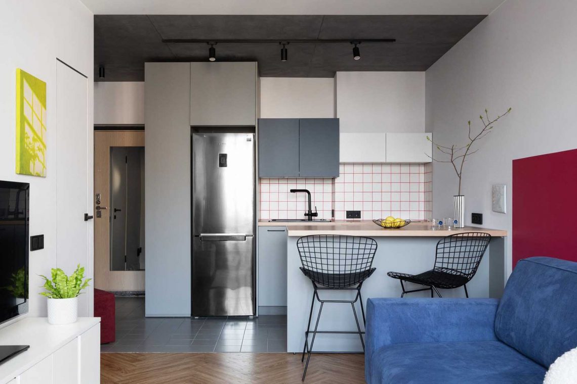 Mondrian stílus, geometrikus színfoltok, üvegtégla 37 m2-en