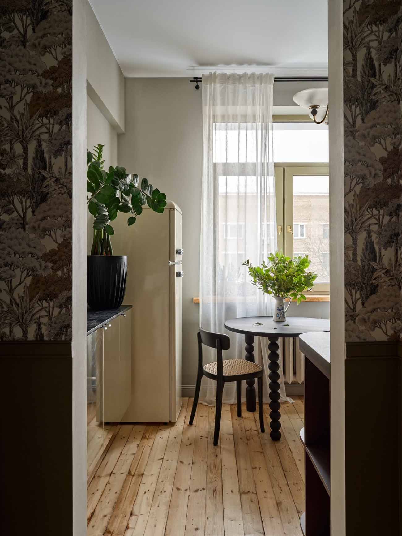 Felújítás saját munkával és ötletekkel egy lelakott 37 m2-es lakásban Felújítás saját munkával és ötletekkel egy lelakott 37 m2-es lakásban