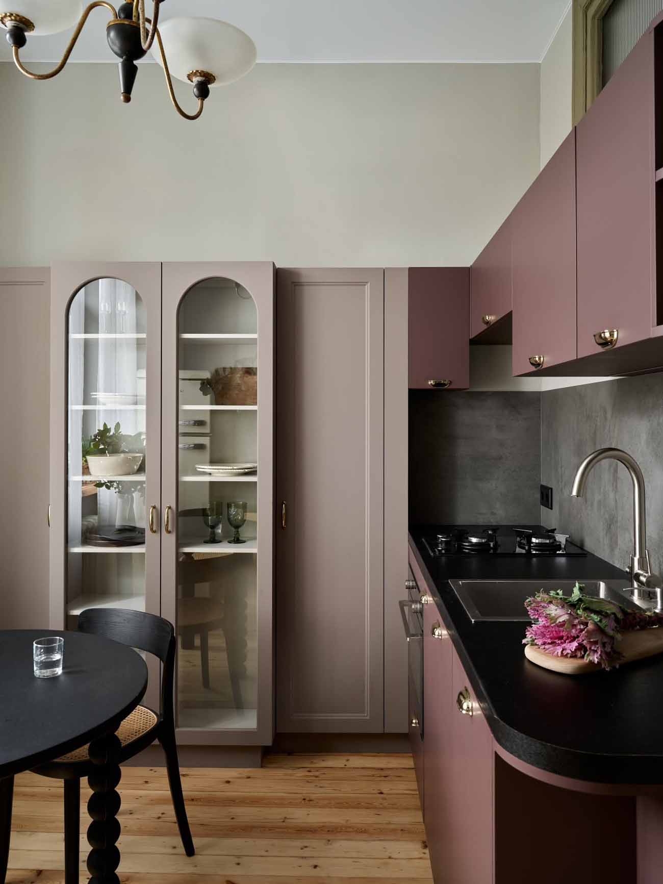 Felújítás saját munkával és ötletekkel egy lelakott 37 m2-es lakásban Felújítás saját munkával és ötletekkel egy lelakott 37 m2-es lakásban