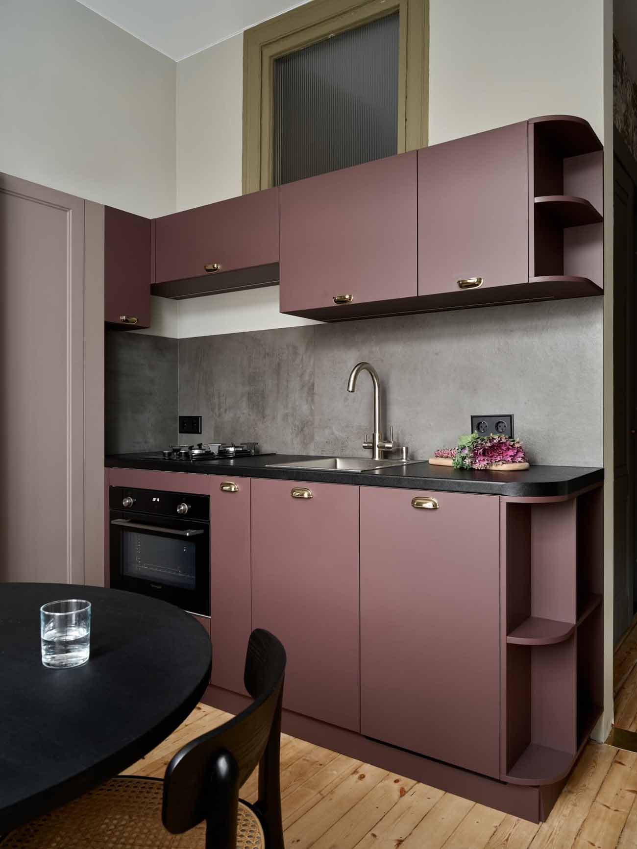 Felújítás saját munkával és ötletekkel egy lelakott 37 m2-es lakásban Felújítás saját munkával és ötletekkel egy lelakott 37 m2-es lakásban