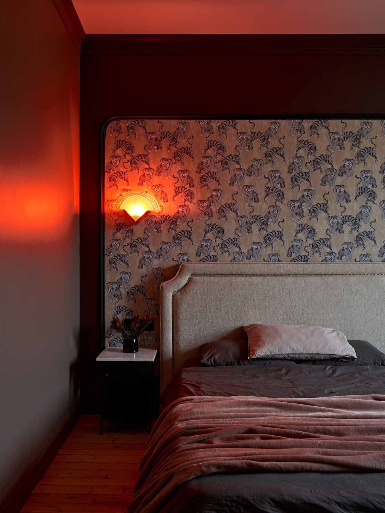 Felújítás saját munkával és ötletekkel egy lelakott 37 m2-es lakásban Felújítás saját munkával és ötletekkel egy lelakott 37 m2-es lakásban