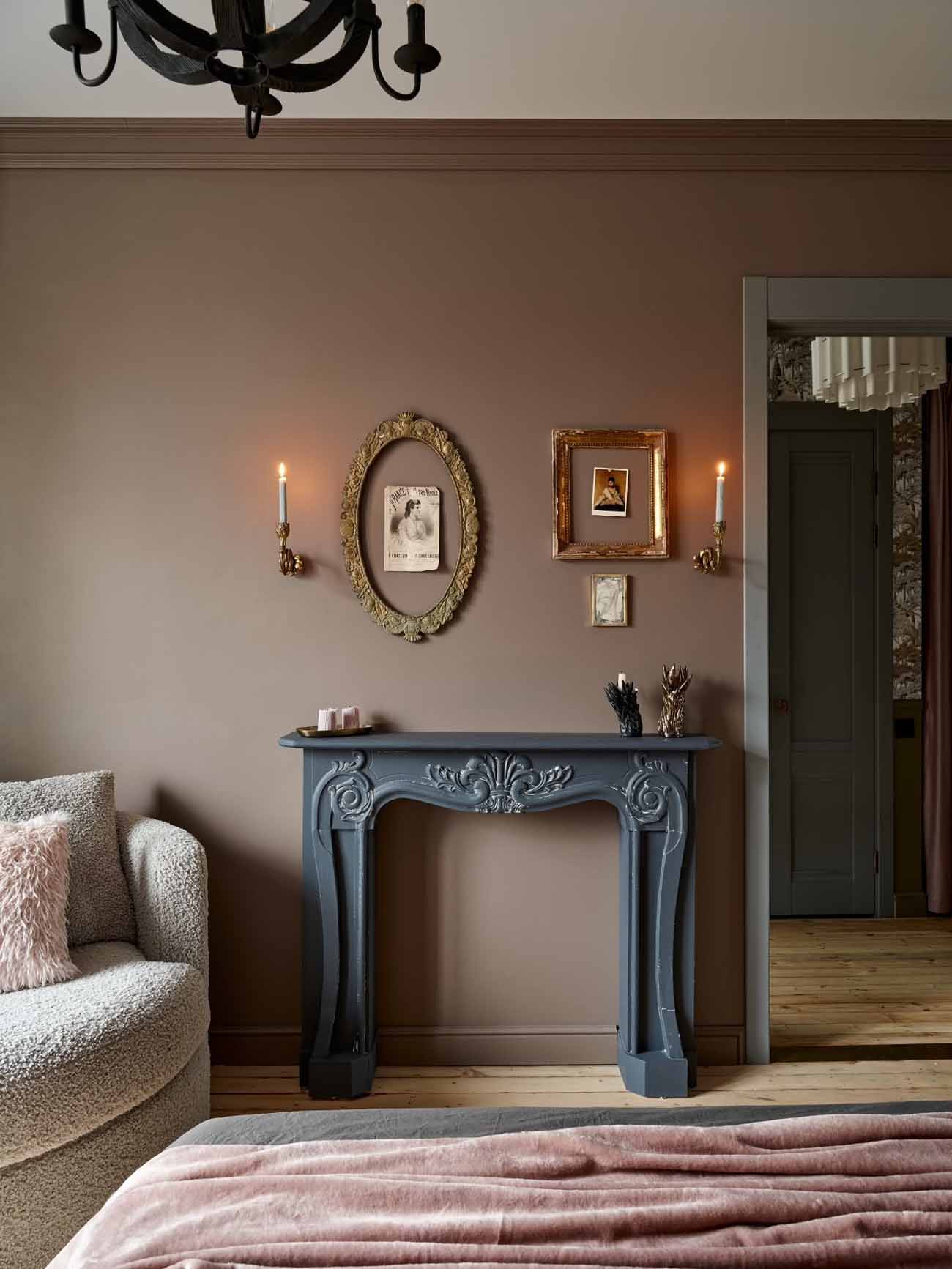 Felújítás saját munkával és ötletekkel egy lelakott 37 m2-es lakásban Felújítás saját munkával és ötletekkel egy lelakott 37 m2-es lakásban