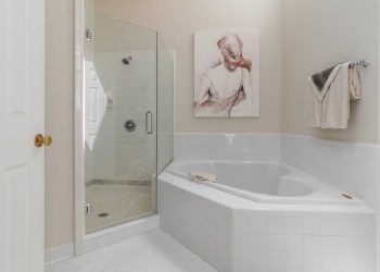 Sarokkádak - kis fürdőszobákhoz ideális sarokfürdők