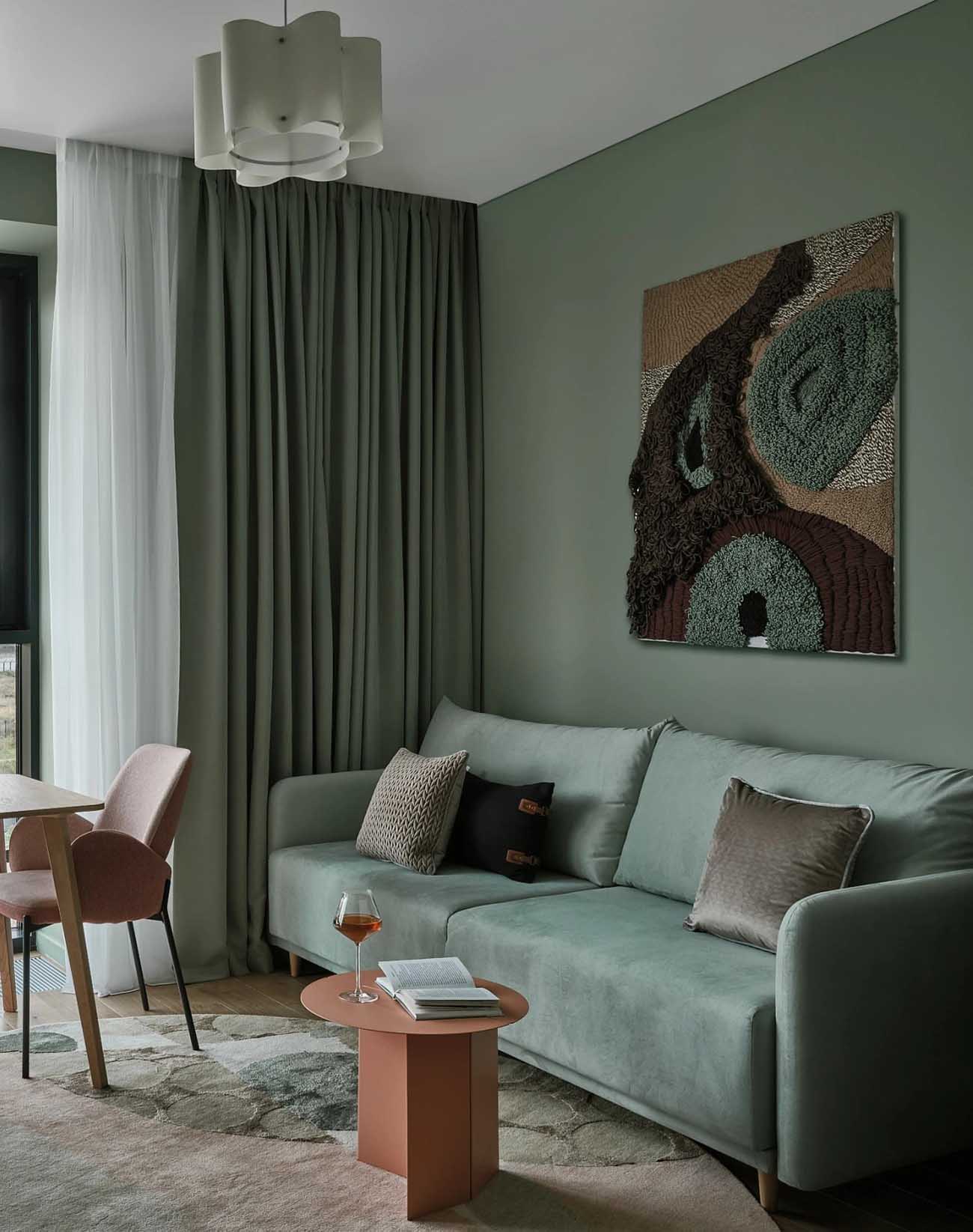 Kislakás zsályazöld kék és terrakotta színekkel Kislakás zsályazöld kék és terrakotta színekkel