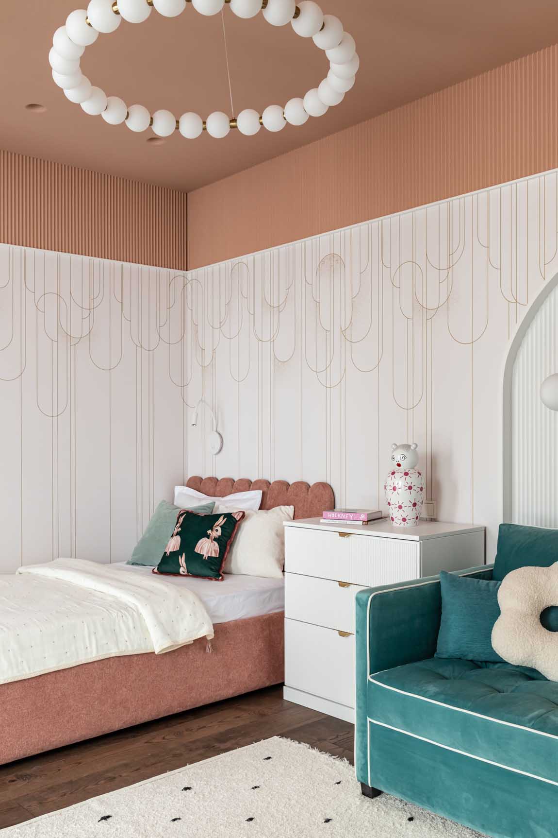 Fiú- és lányszoba, klasszikus részletek, karakteres színek Fiú- és lányszoba, klasszikus részletek, karakteres színek