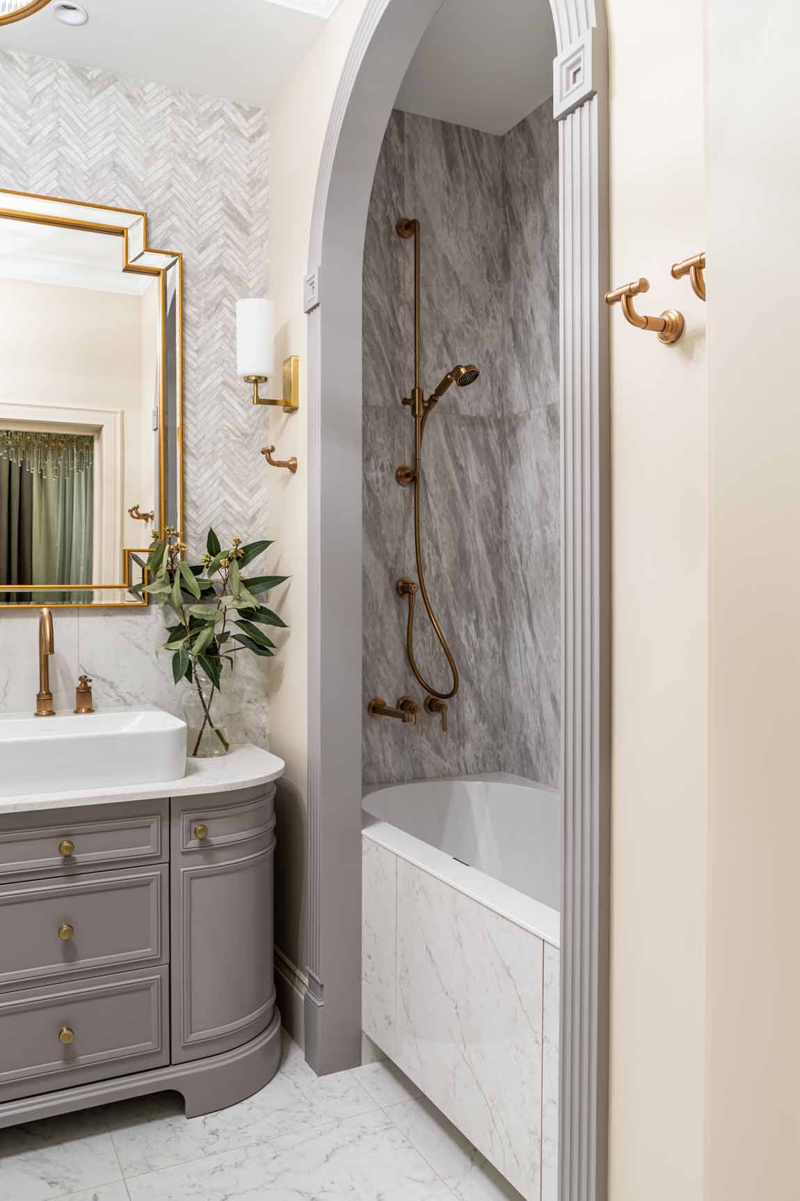 Fiú- és lányszoba, klasszikus részletek, karakteres színek Fiú- és lányszoba, klasszikus részletek, karakteres színek