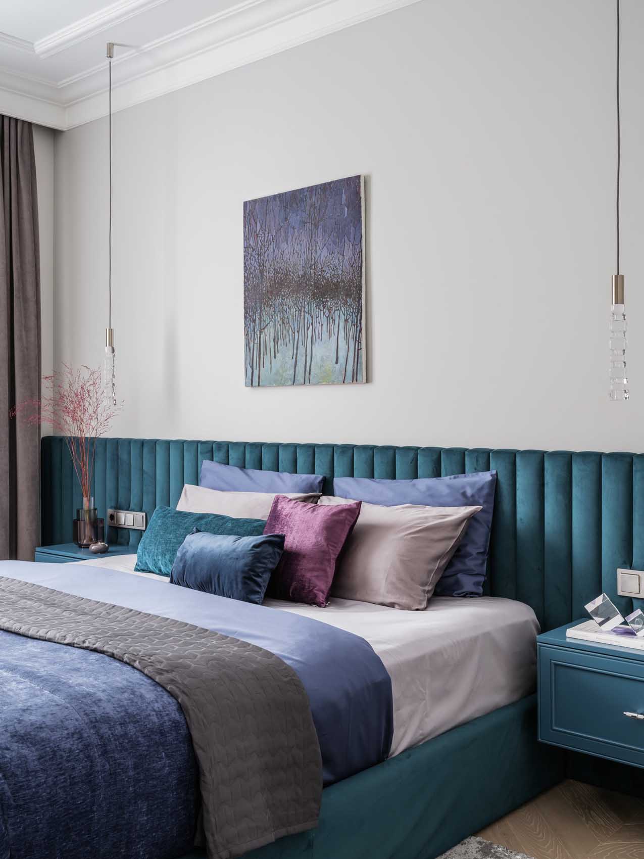 Fém elemek és klasszikus részletek, konyhasziget, modern bútorok Fém elemek és klasszikus részletek, konyhasziget, modern bútorok