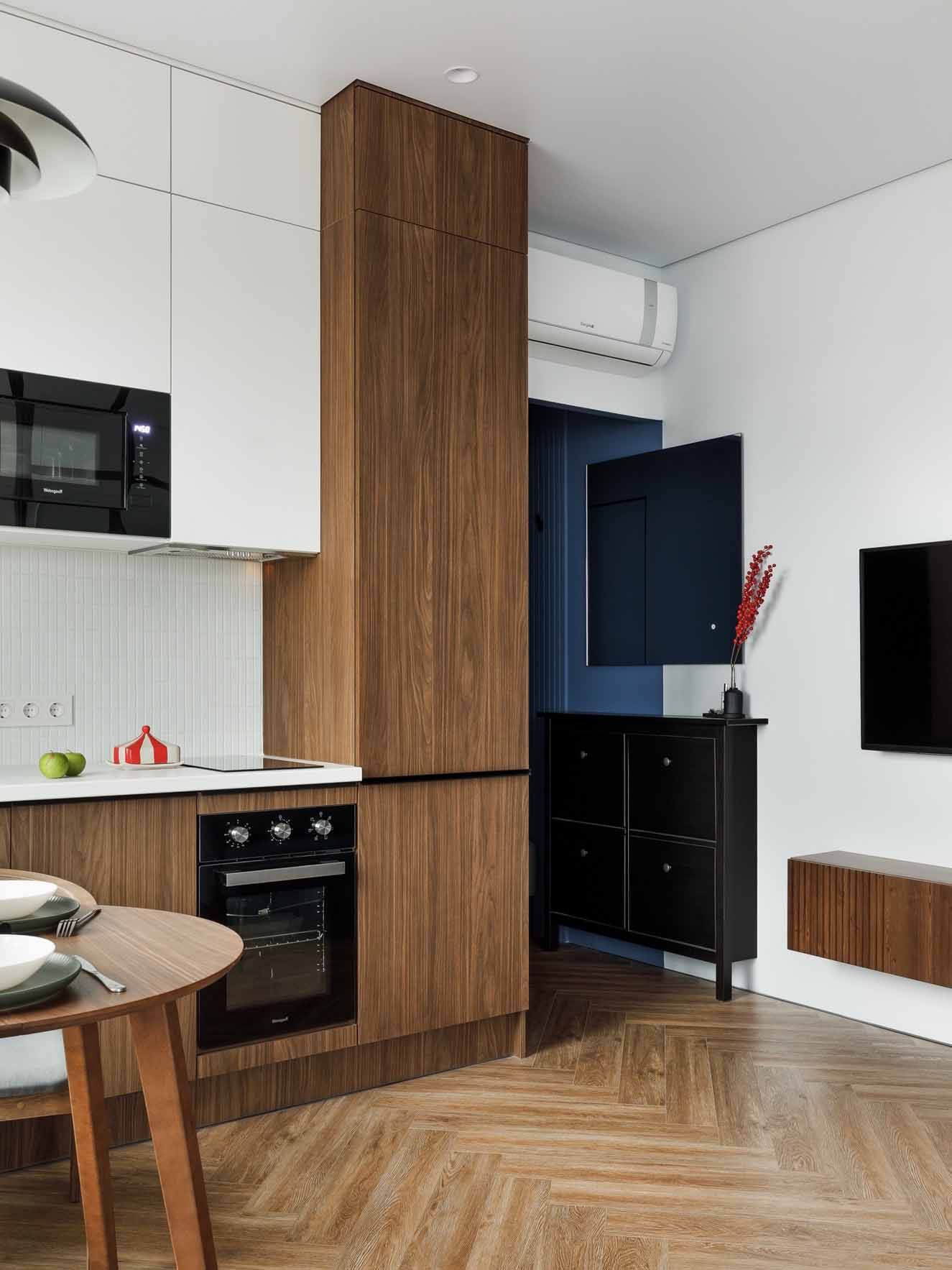 Új építésű kislakás üvegfallal zónázva Új építésű kislakás üvegfallal zónázva