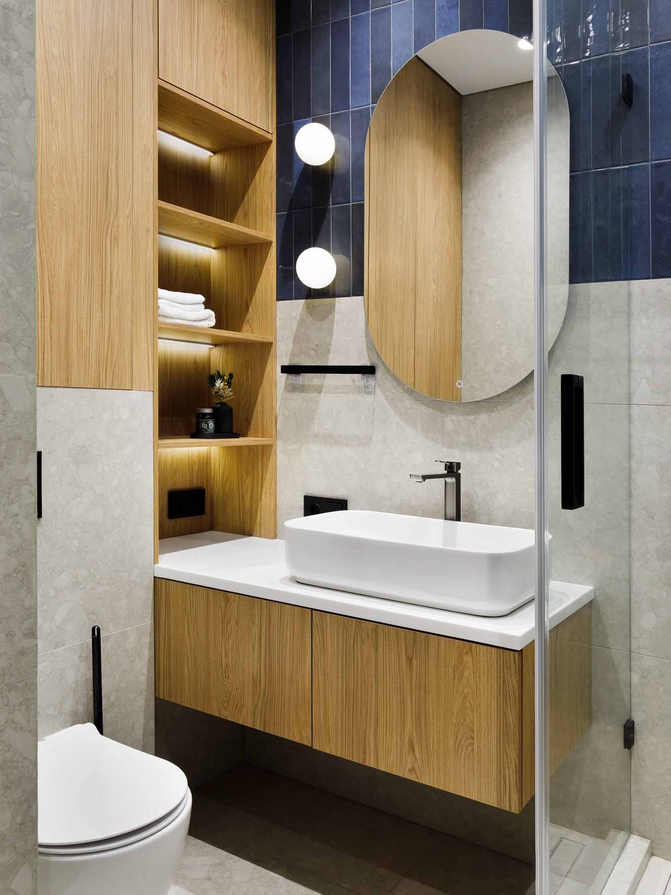 Új építésű kislakás üvegfallal zónázva Új építésű kislakás üvegfallal zónázva