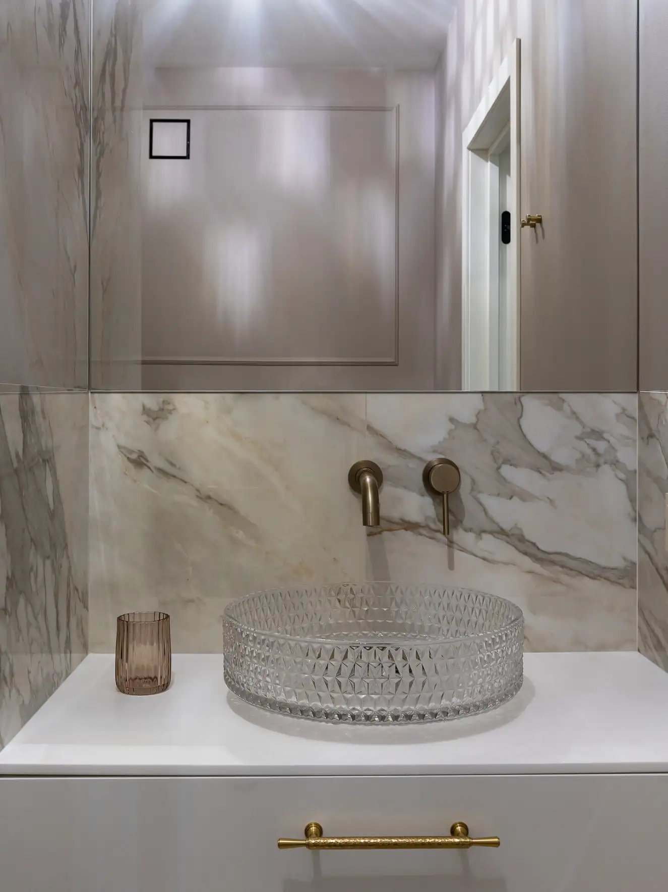 Fotogén 50 m2-es lakás modern klasszikus stílusban