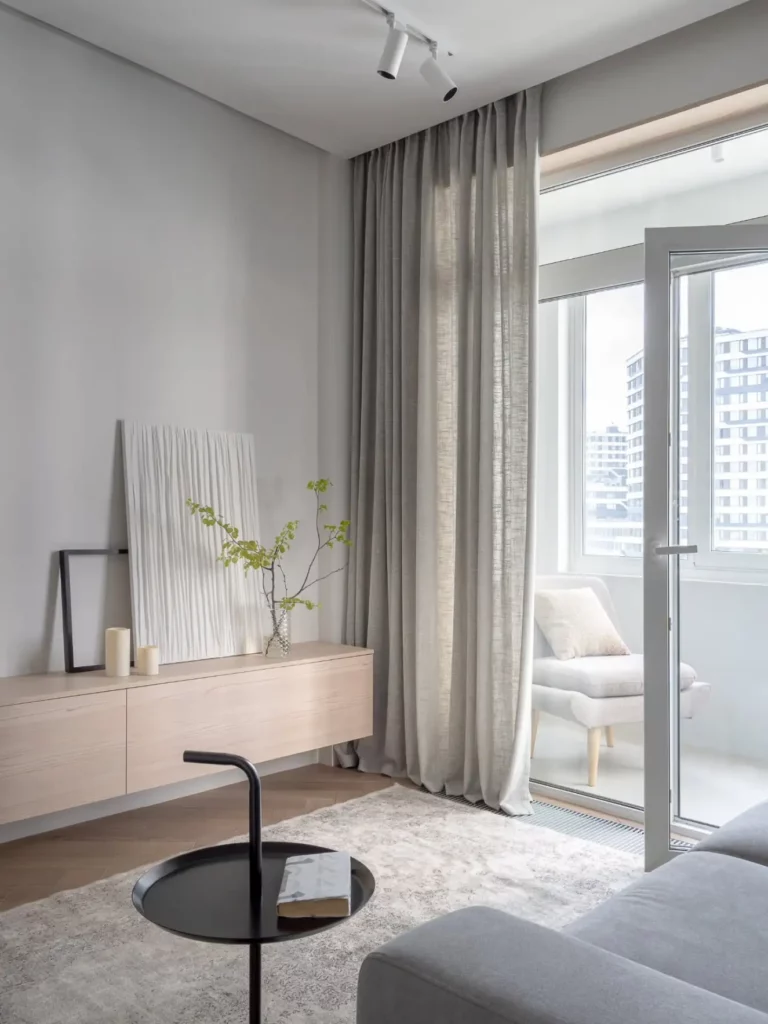 Világos, szellős enteriőr, skandináv hangulat és funkcionális megoldások