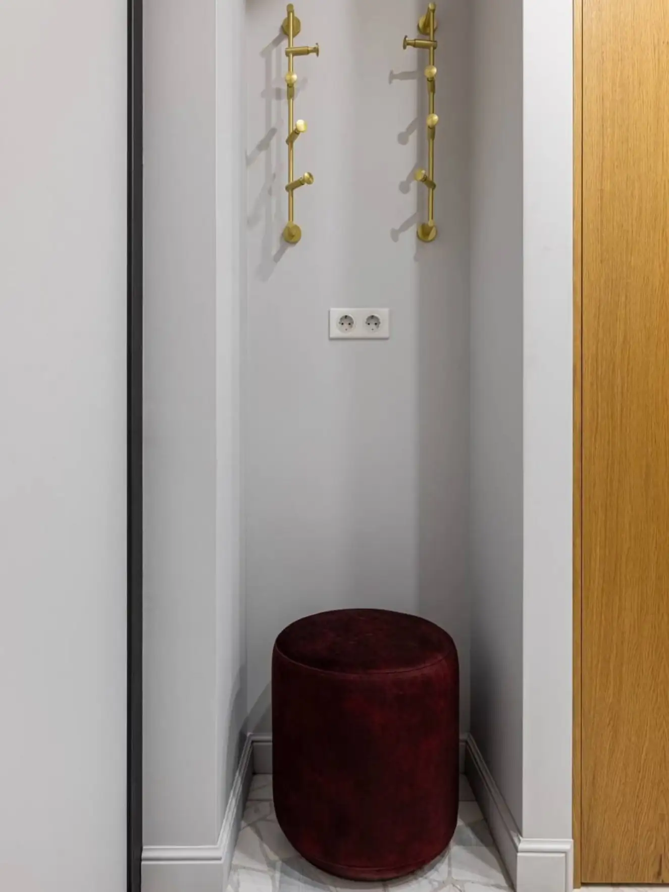 Home staging: letisztult beépítések és merész színfoltok