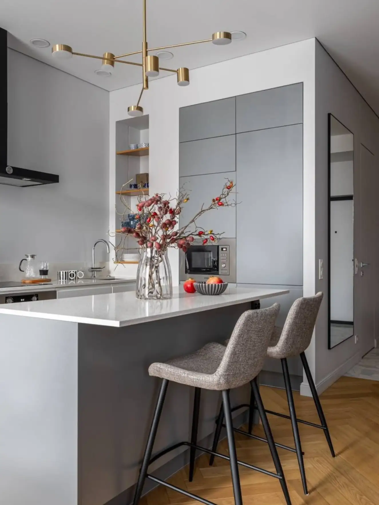 Home staging: letisztult beépítések és merész színfoltok