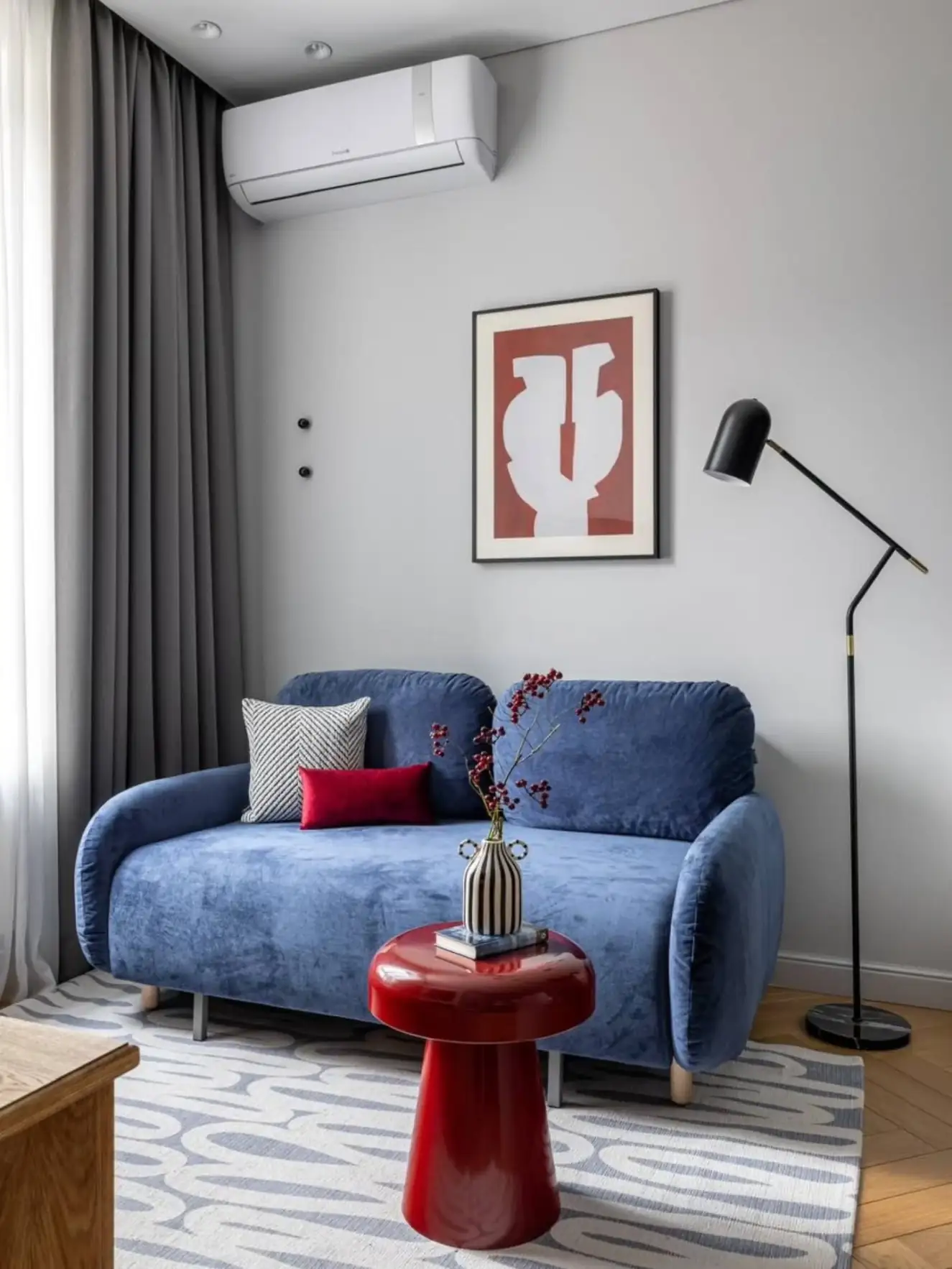 Home staging: letisztult beépítések és merész színfoltok