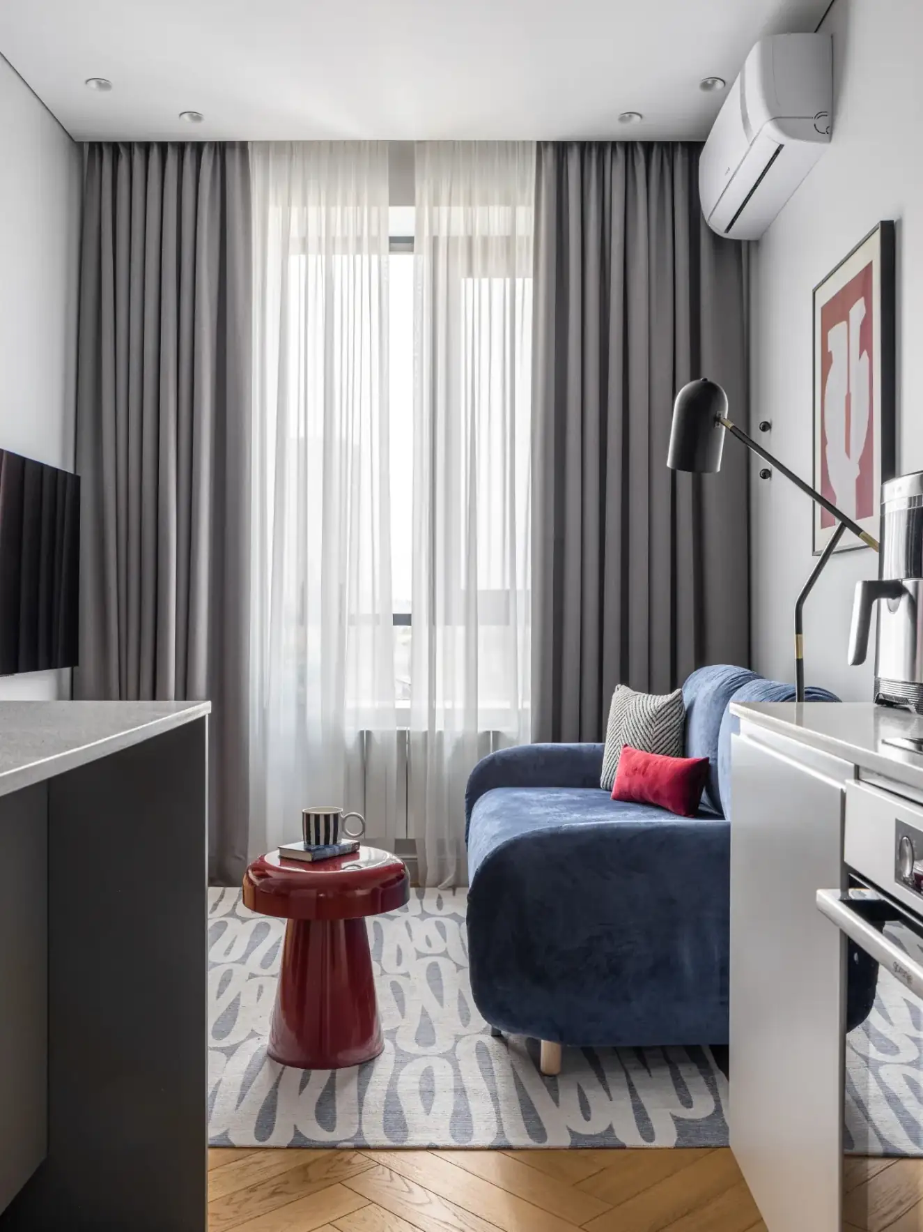 Home staging: letisztult beépítések és merész színfoltok