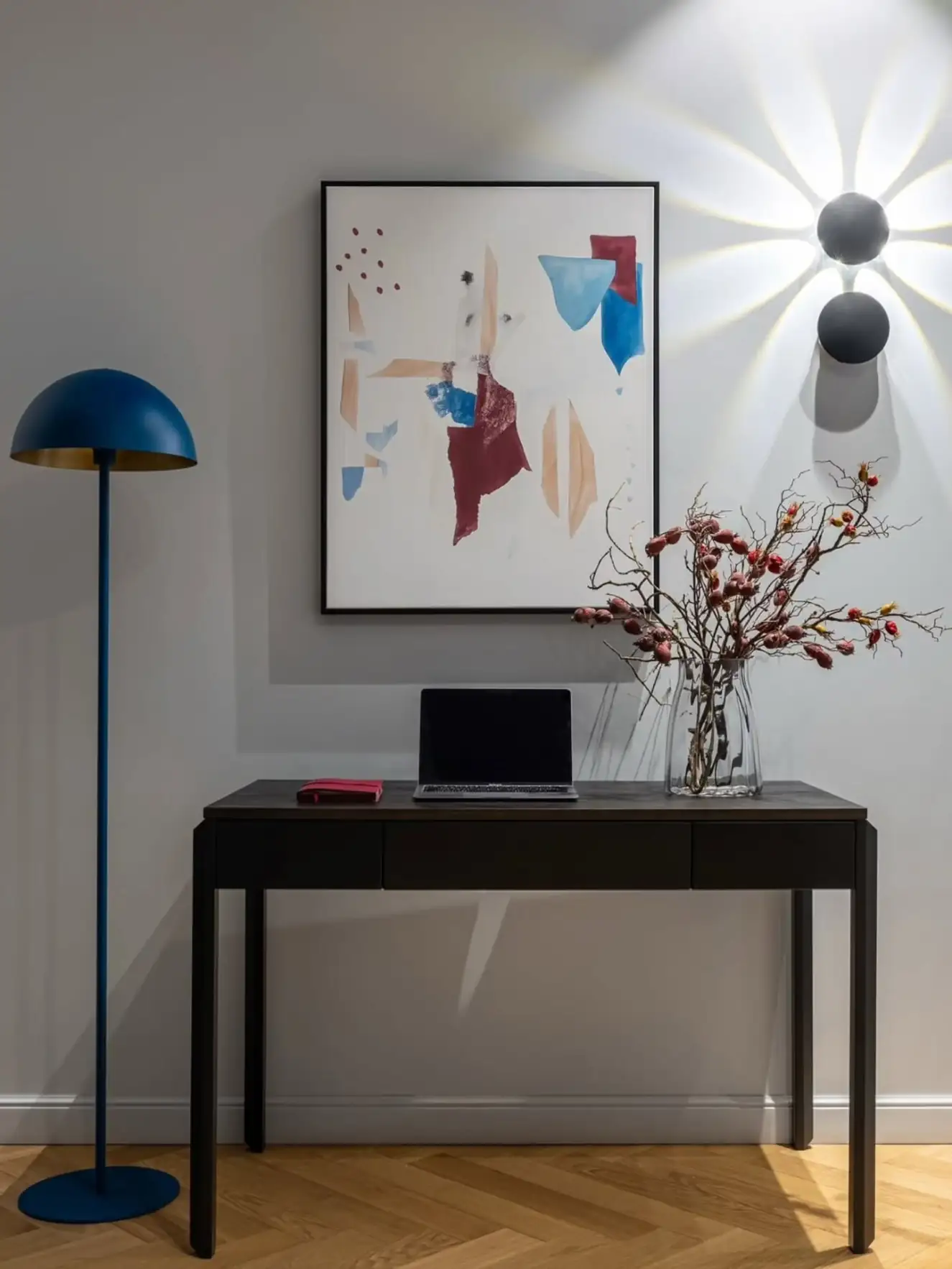 Home staging: letisztult beépítések és merész színfoltok