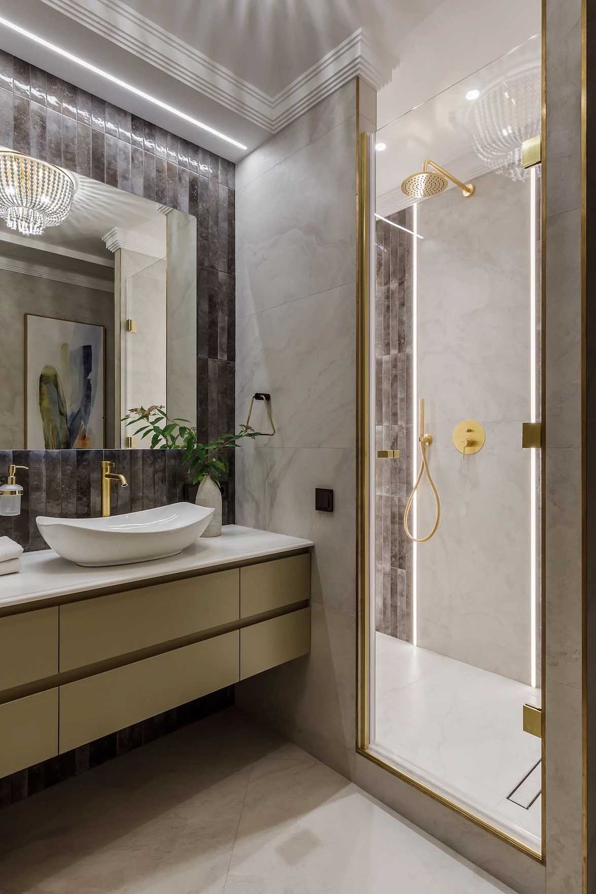 Időtálló és finom luxust sugárzó enteriőr társasházi lakásban