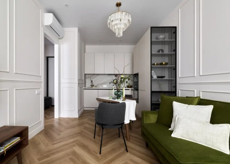 Elegáns megoldások és okos tárolás egy modern klasszikus enteriőrben