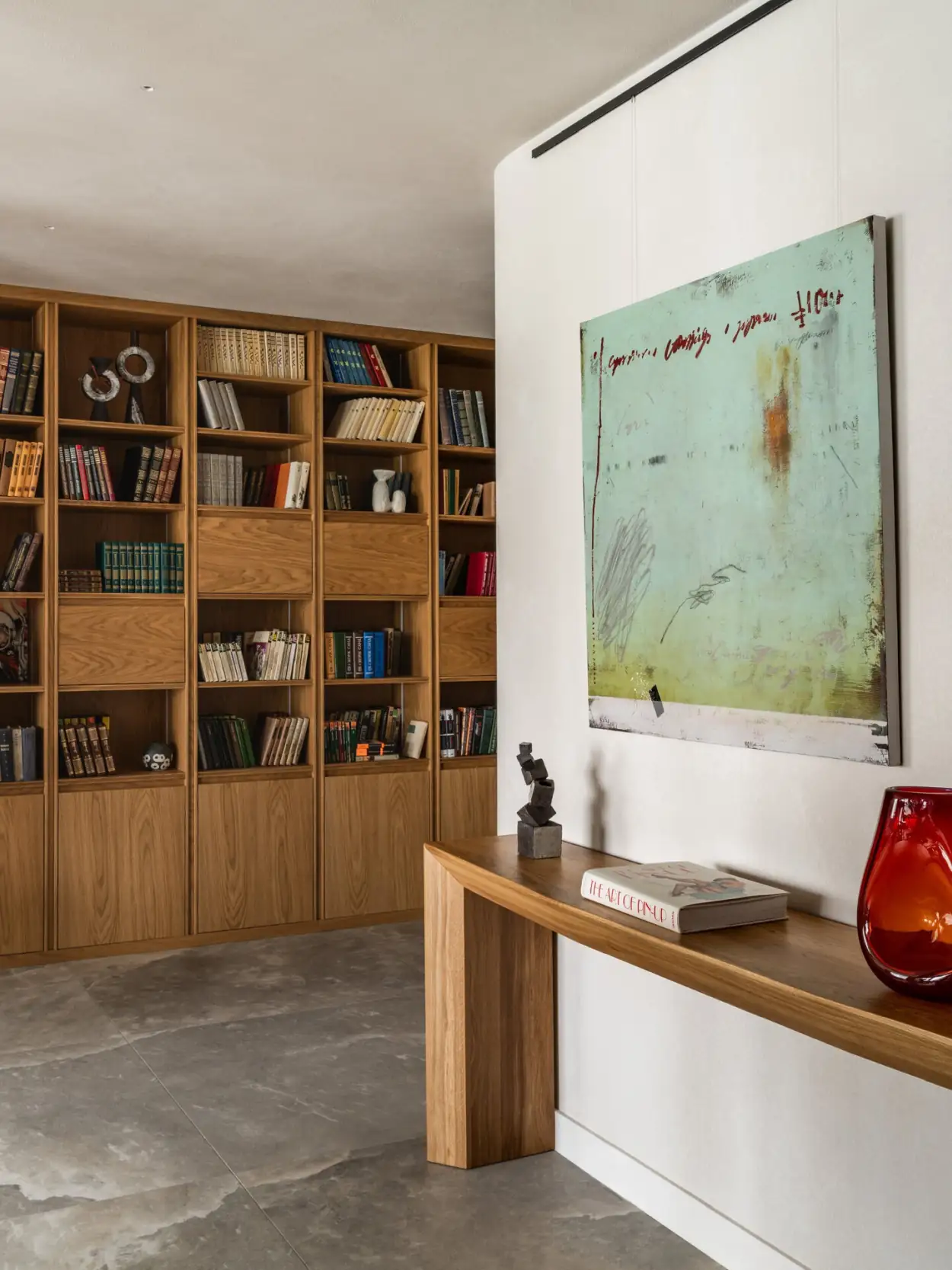 A sztereotípiákon túl: ilyen egy színes, otthonos férfi lakás