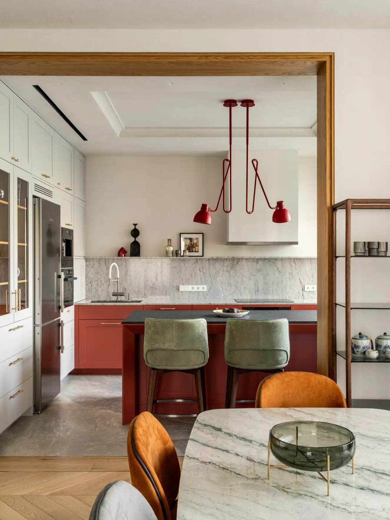 A sztereotípiákon túl: ilyen egy színes, otthonos férfi lakás