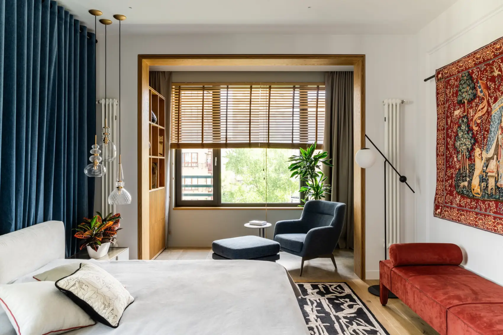 A sztereotípiákon túl: ilyen egy színes, otthonos férfi lakás