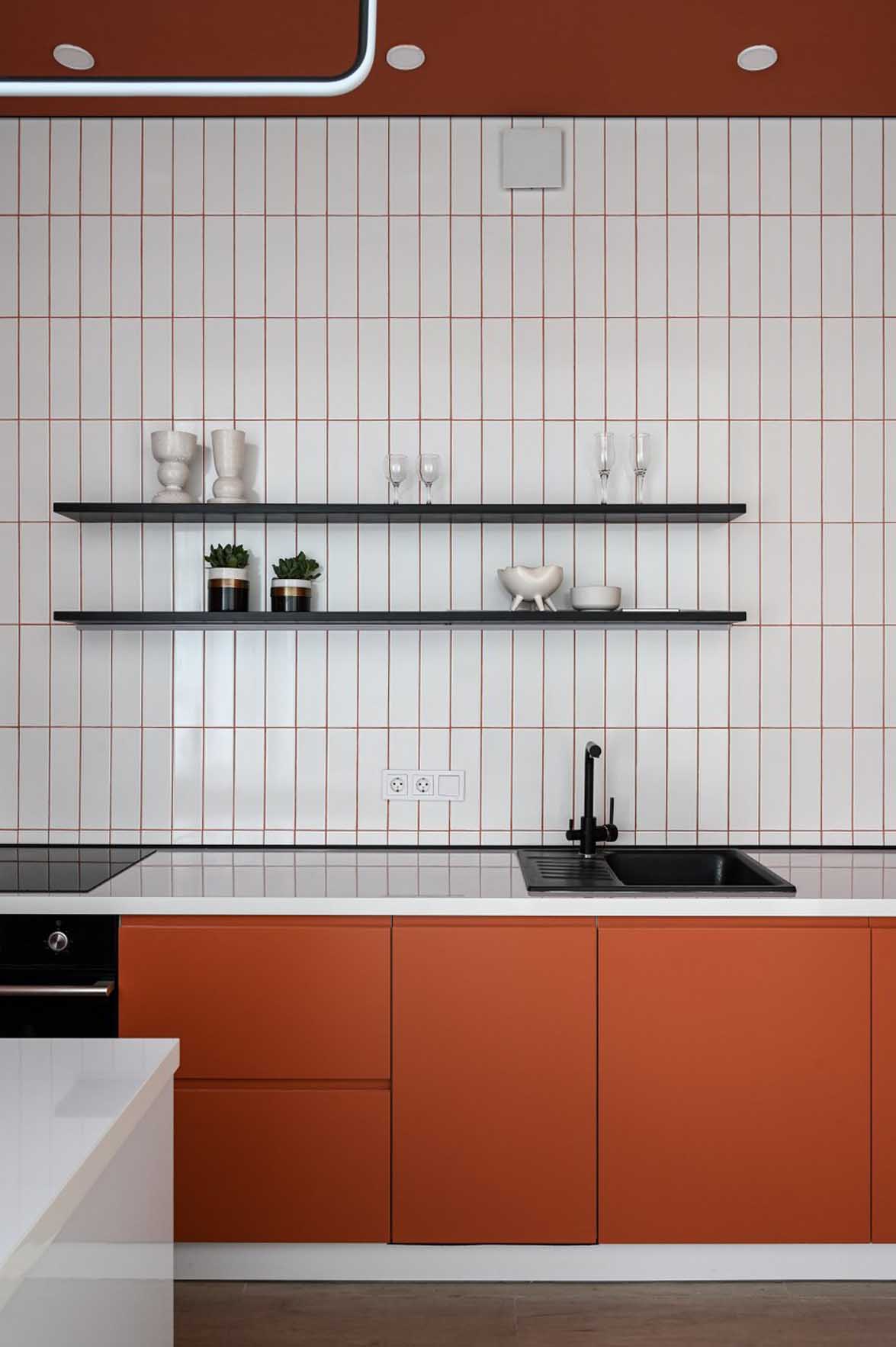 Vagány narancs konyha és minimalizmus 50 m2-en Vagány narancs konyha és minimalizmus 50 m2-en