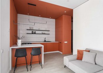 Vagány narancs konyha és minimalizmus 50 m2-en