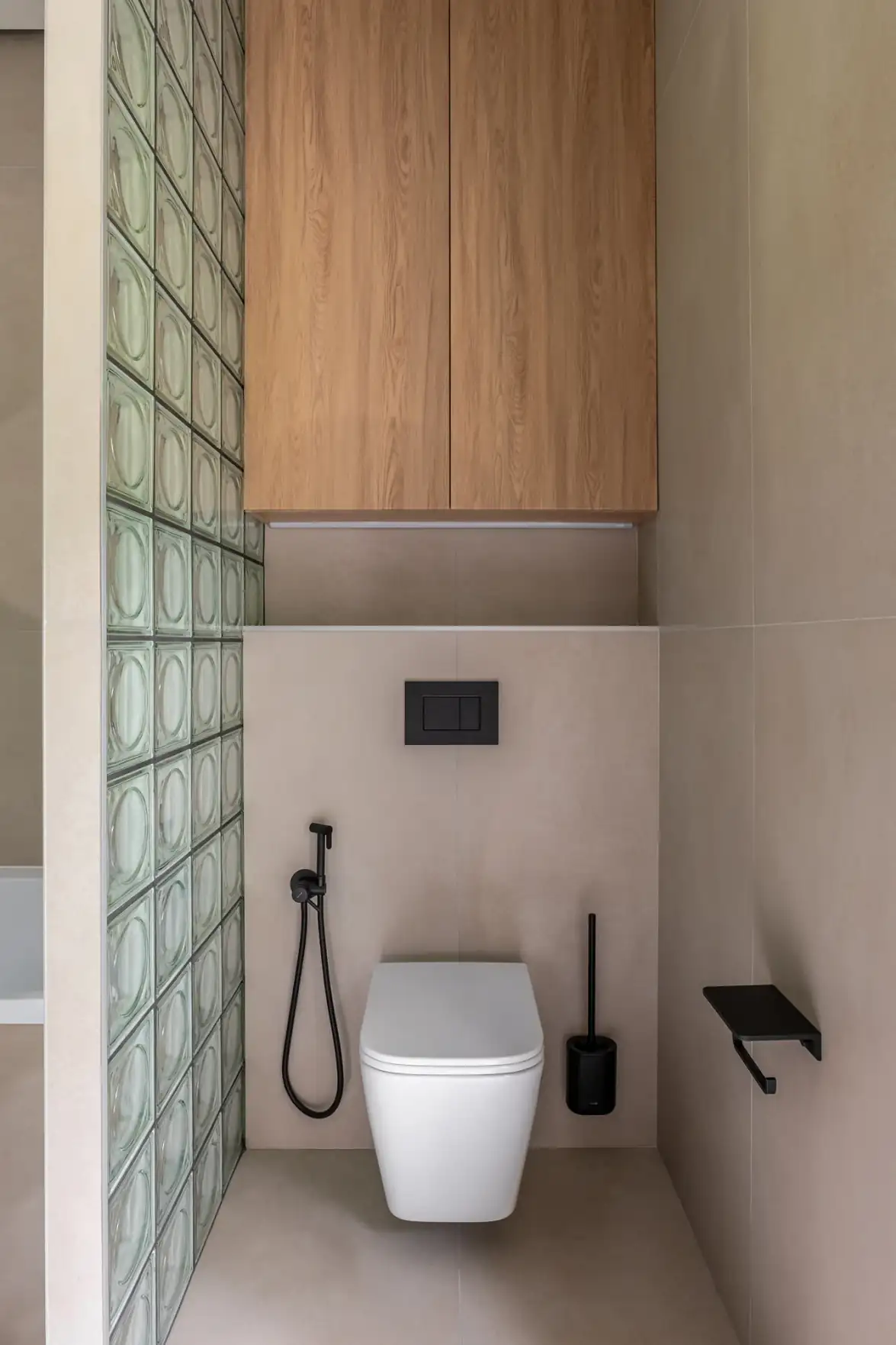 Modern skandináv minimalizmus finom japán esztétikai elemekkel ötvözve