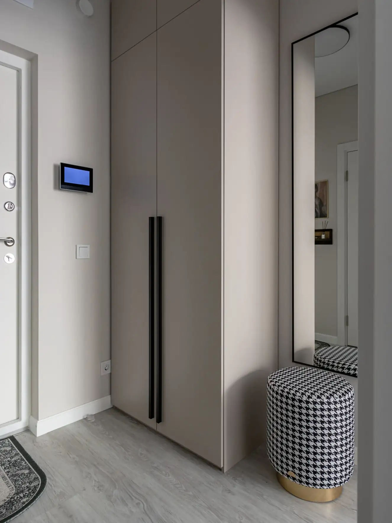 Finoman elegáns otthon egyedül élő hölgynek