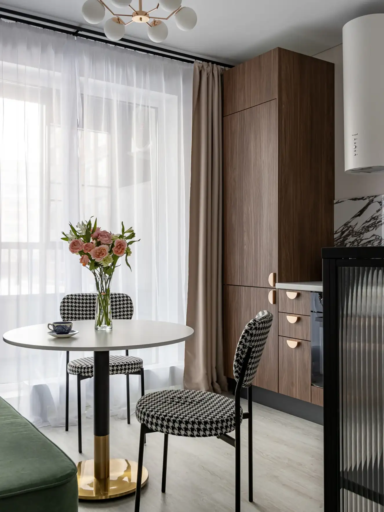 Finoman elegáns otthon egyedül élő hölgynek