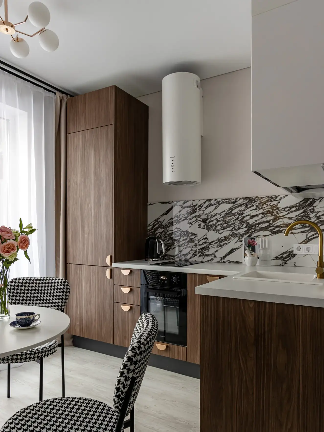 Finoman elegáns otthon egyedül élő hölgynek