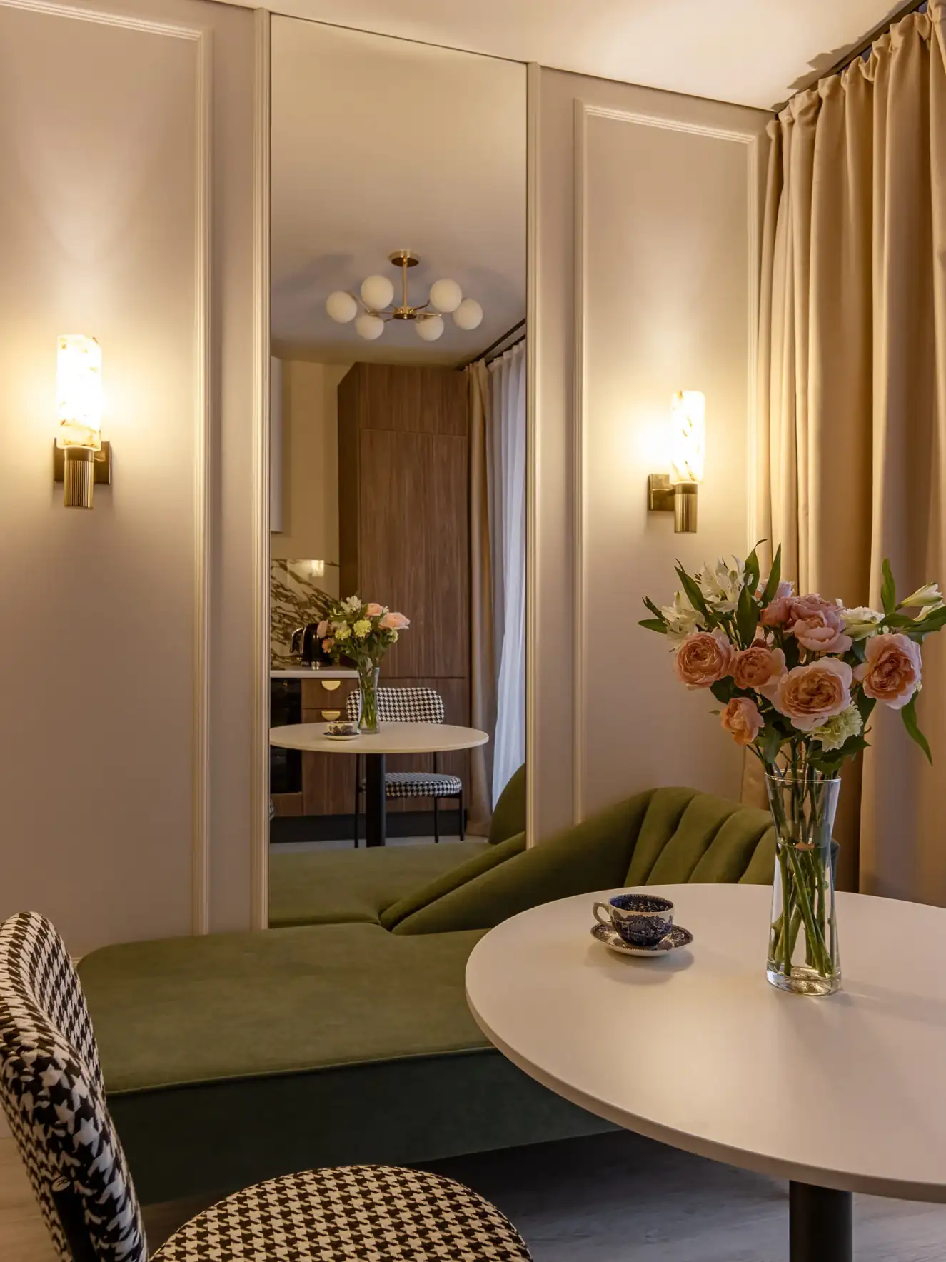 Finoman elegáns otthon egyedül élő hölgynek