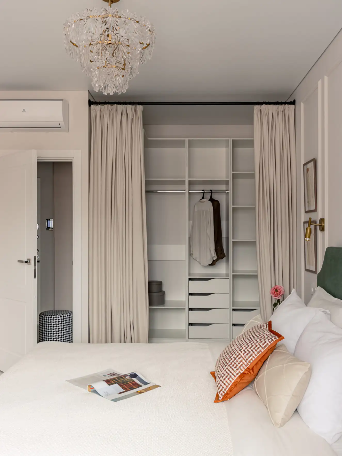 Finoman elegáns otthon egyedül élő hölgynek