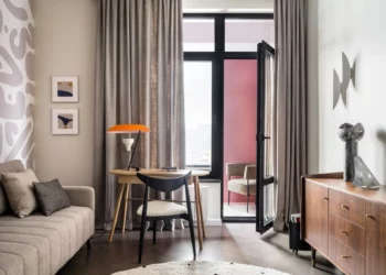 Harmonikusan kiválasztott színek és minták 70 m2-en