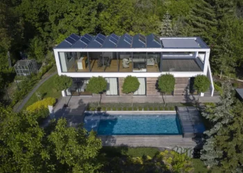 Kortárs villa a budai agglomerációban