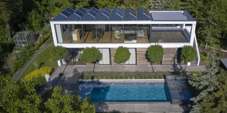 Kortárs villa a budai agglomerációban