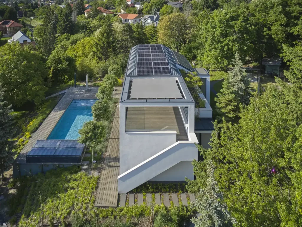 Kortárs villa a budai agglomerációban
