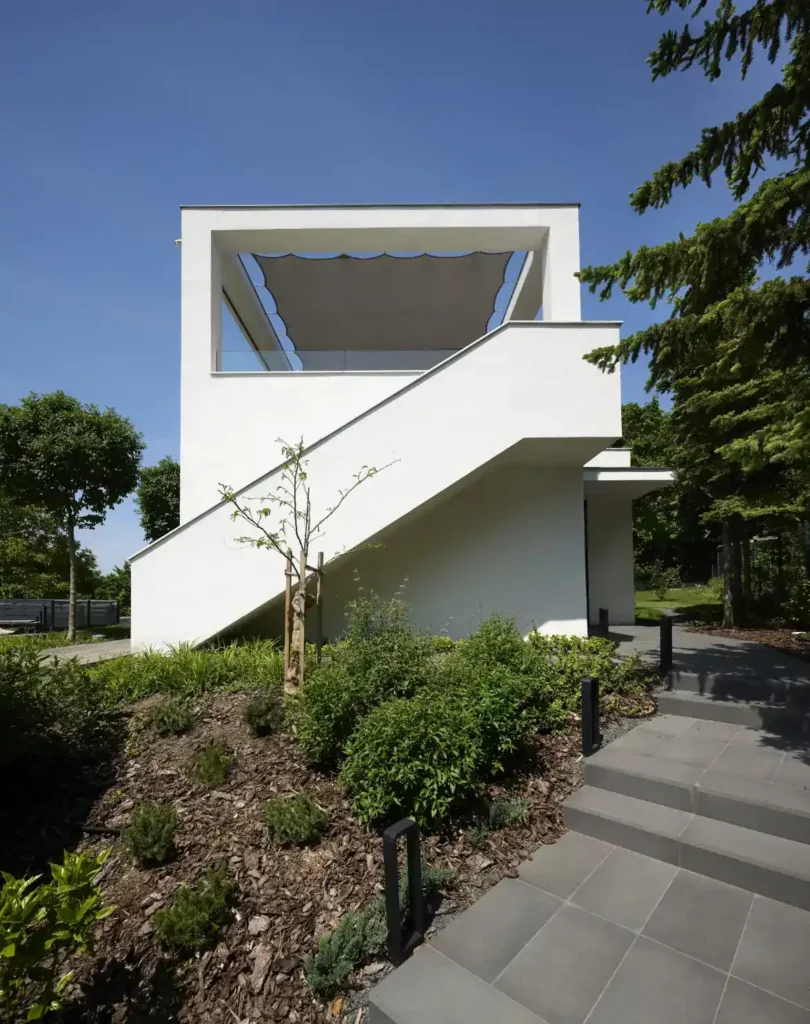 Kortárs villa a budai agglomerációban